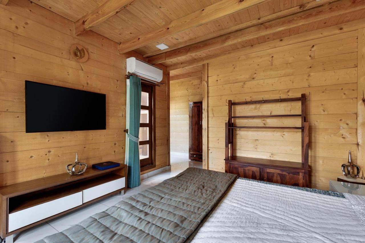 The Pine Loft Villa Bangalore Bagian luar foto