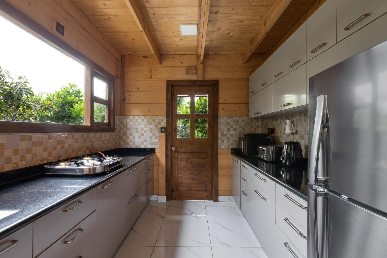 The Pine Loft Villa Bangalore Bagian luar foto